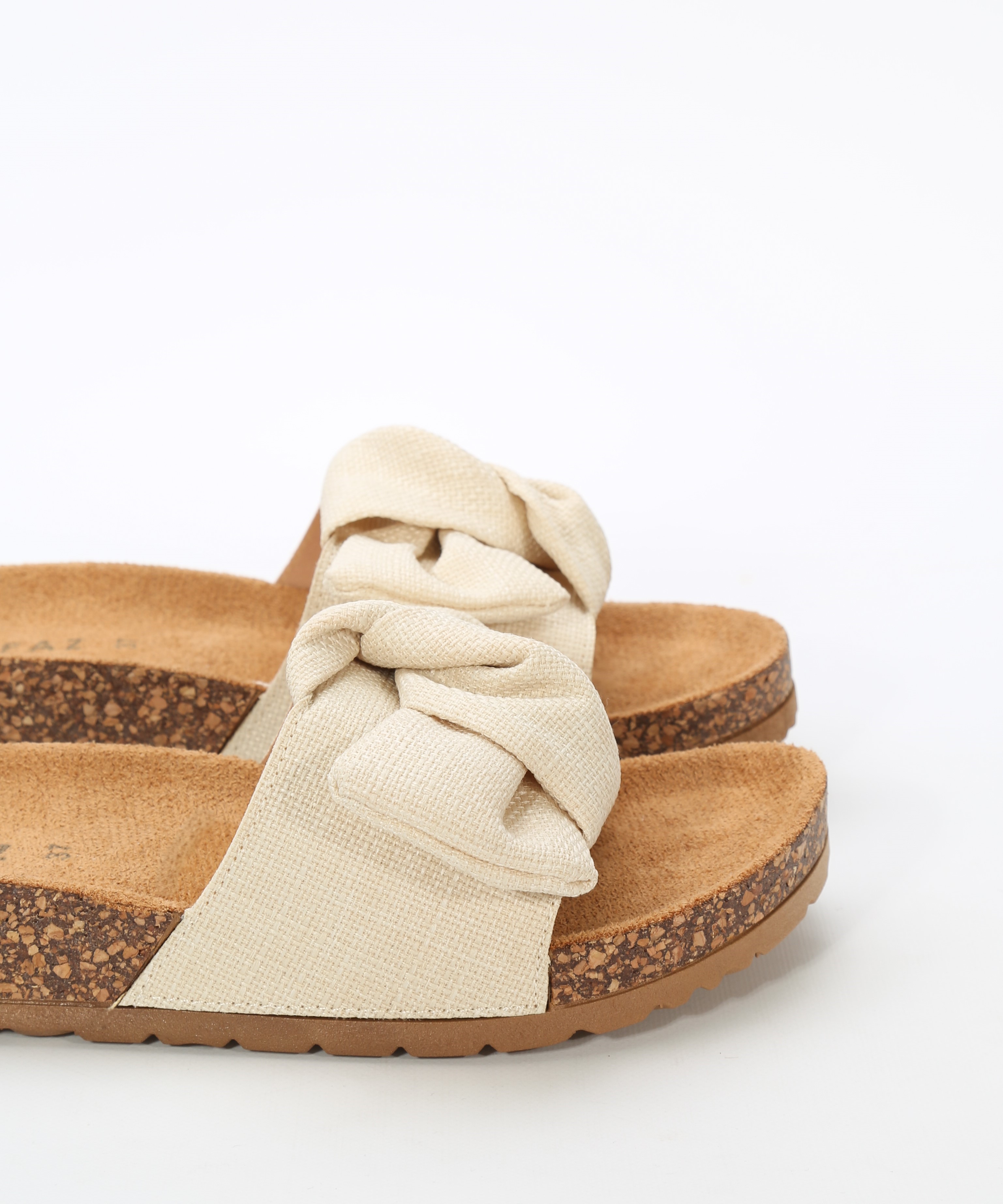 Sand&aacute;lia rasa la&ccedil;o image number null